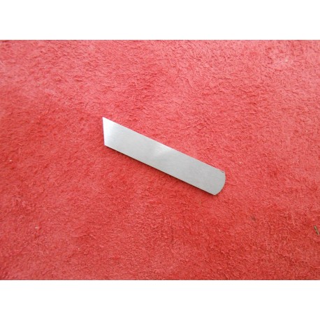 couteau inferieur surjeteuse babylaock
